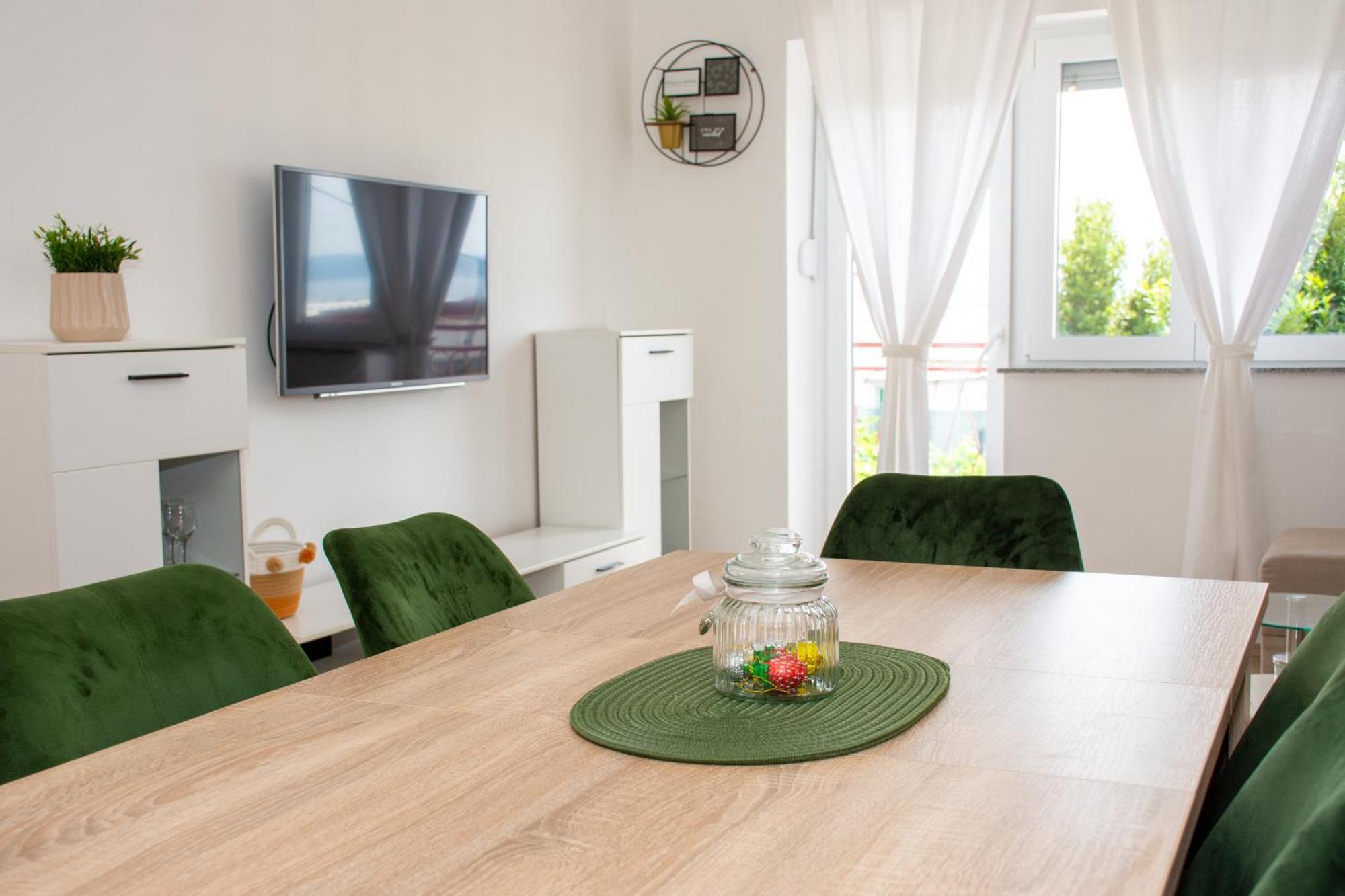 Tomic Apartament Novi Vinodolski